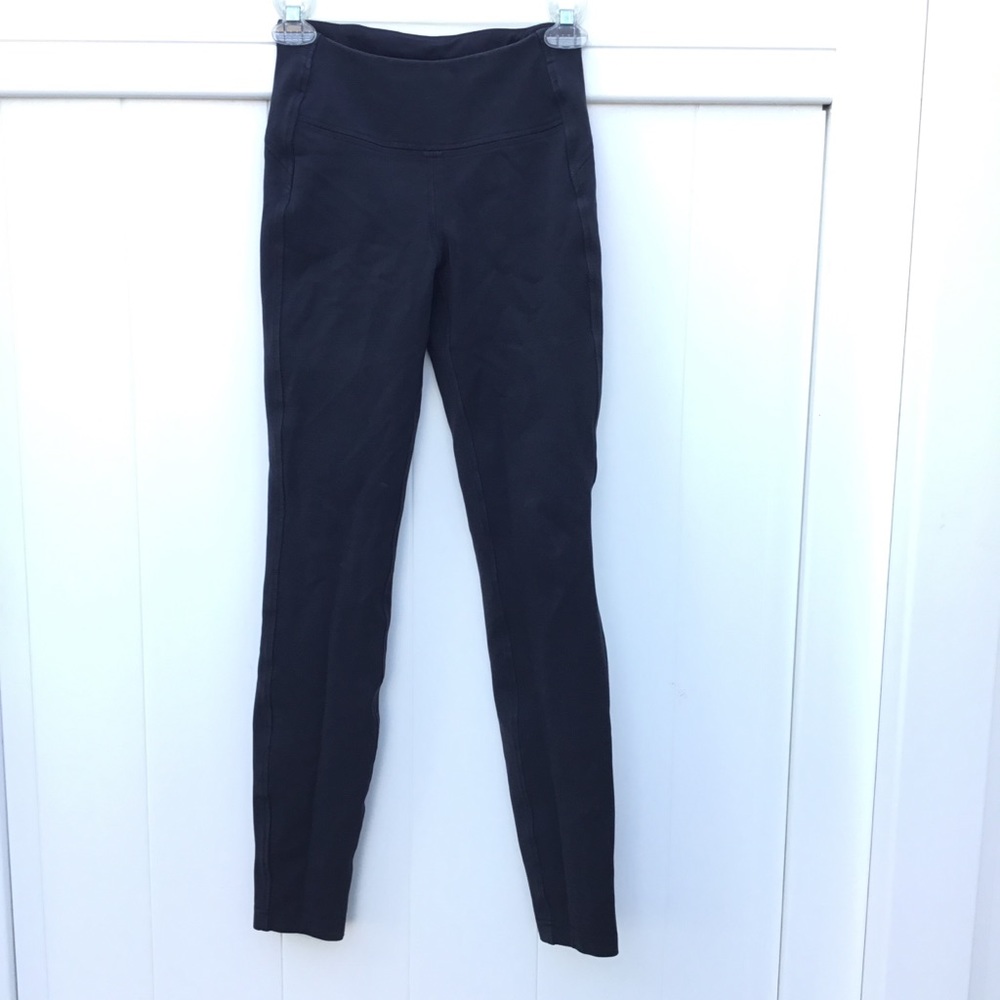 Lululemon Wander pant reflective hem back pocket - Picture 3 of 8